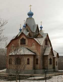Александровск-Сахалинский Покровский храм.  Фото не позднее февраля 2010 г.