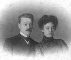 Николай Кандауров с женой Еленой. 1907 (?) год