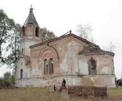 Вельямовичский Вознесенский храм.  Фото В.  Богданова в сентябре 2004 г.