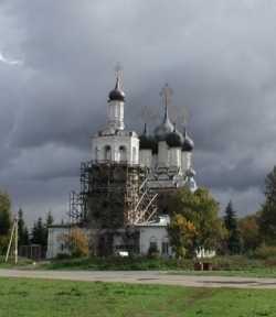 Троицкая церковь в селе Дединово. Фотография с сайта 4turista.ru