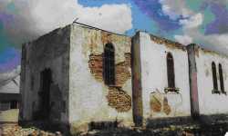 Полуразрушенный Успенский храм Фрумошского монастыря.  Фото 2003 г.