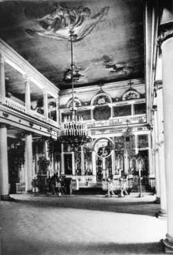 Интерьер Санкт-Петербургского собора свт. Спиридона Тримифунтского в Адмиралтействе, до 1920 года