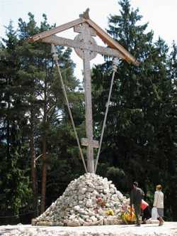 Поклонный крест в Бутове.  Фото 2008 г.