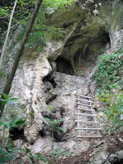 Пещера св. Ипатия