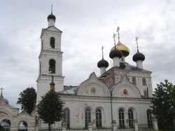 Крестовоздвиженский храм в с. Свердлово, 28 июля 2005. Фото Елены Филипповой с сайта sobory.ru