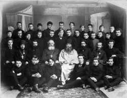 Преподаватели и учащиеся Пермского духовного училища