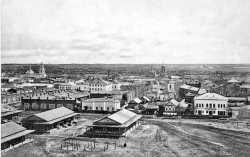Шадринск на дореволюционной открытке, вид на южную часть города. Слева направо: Никольский храм, Преображенский собор