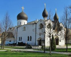 Покровский храм Марфо-Мариинской обители милосердия в Москве