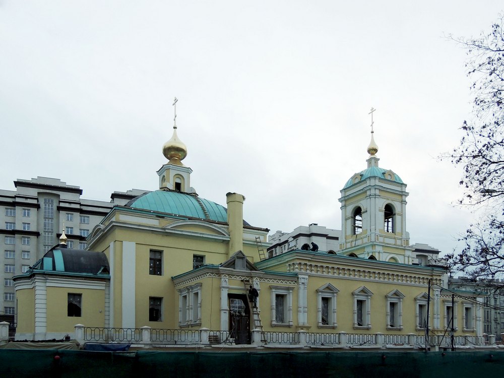 Село преображенское. Храм Преображения Господня Москва. Церковь Преображения Господня на Преображенской площади. Храм Спаса Преображения на Преображенской площади. Город Орел храм Преображения Господня в Преображенском.