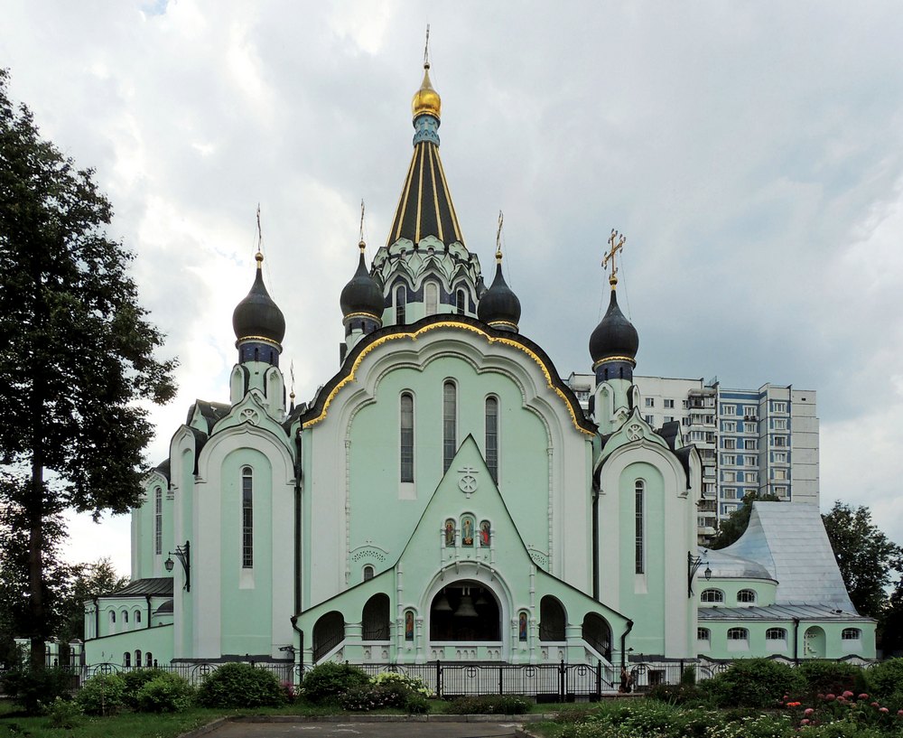 Церковь у метро сокольники