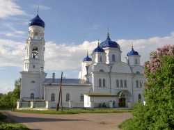 Церковь Архангела Михаила, г. Торжок. Фото Олега Гусарова с сайта sobory.ru.