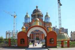 Киевский Покровский собор на Оболони. Фото 2009 года с сайта sobory.ru