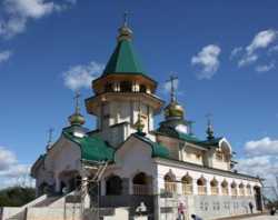 Троицкий Александро-Невский храм.  Фото нач. сентября 2010 г.