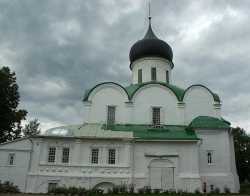 Троицкий собор Александровского Успенского монастыря.  Фото на август 2003 г.
