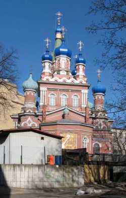 Рижский Троицкий храм в Задвинье, 18 апреля 2007. Фотография Людмилы Клешниной с сайта sobory.ru