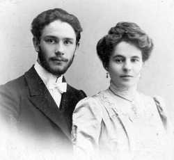Отец Павел с супругой Анастасией, 1907 год. Фотография с сайта fond.ru