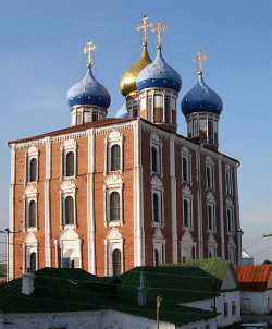 Рязанский Успенский собор, август 2004. Фотография Носикова С. П. с сайта temples.ru