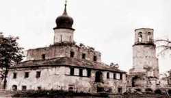 Постройки Крыпецкого монастыря.  Фото ок. нач. 1990-х гг.