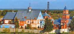 Печорский Скоропослушнический монастырь.  Фото не позднее 2008 г.