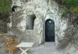 Вход в пещеры Белогорского монастыря