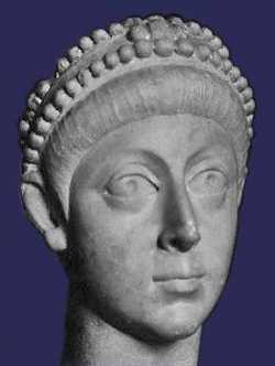 Мраморная статуя императора Аркадия. Изваяна между 383 и 407 годами.