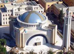 Тиранский Воскресенский собор.  Фото 2012 г.