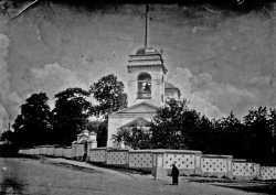 Воскресенский храм и Петропавловская улица, фотография между 1912 и 1914 гг.