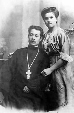 Священник Михаил Гусев с супругой. 1912 год. Фото с сайта fond.ru