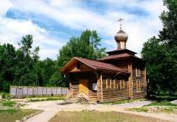 Деревянный храм новомучеников Российских в Бутове