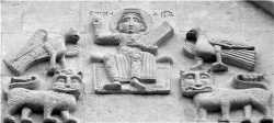 Царь Давид с голубями и львами.  Средняя закомара храма Покрова на Нерли.