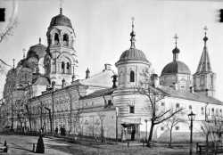 Крестовоздвиженский женский монастырь в Саратове. Фото ок. 1903 г., с сайта oldsaratov.ru