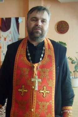 Священник Олег Николаев