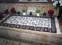 Гробница прп. Никодима в Тисманском монастыре