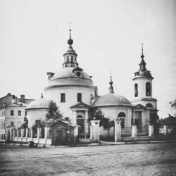 Космодамианская церковь на Маросейке, 1881 год. Фото из альбома Н. А. Найденова