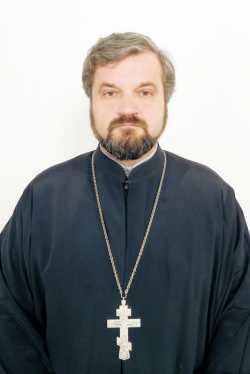 Священник Андрей Коротя