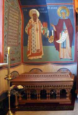 Рака с мощами свт. Антония Тобольского под фреской с его изображением в Софийско-Успенском соборе Тобольского кремля
