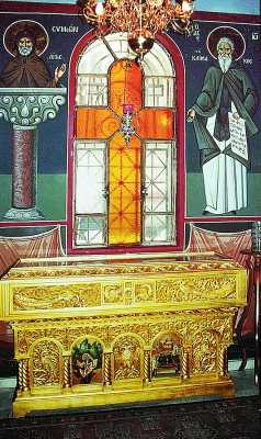 Рака с мощами прп. Давида Солунского в монастыре прп. Феодоры Солунской в Фессалонике