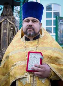 Священник Артемий Азовский. Фото с  сайта infovoronezh.ru