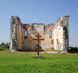 Руины Никольского собора Краснохолмского монастыря. Нач. XXI века