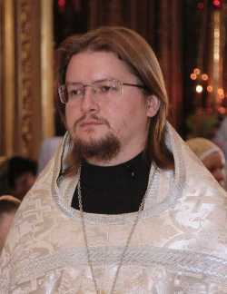 Священник Александр Стародубцев
